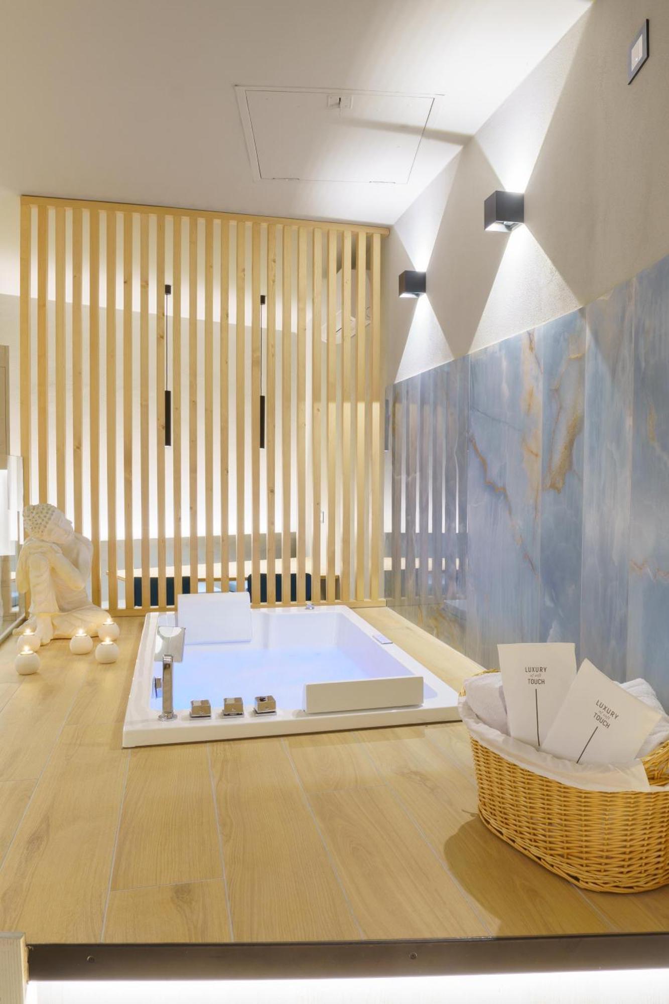 Atarassia Luxury Apartment *